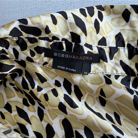 BCBG Maxazria Satin Gold & Black Printed Short Sleeve Button Down Shirt XS - Picture 5 of 6